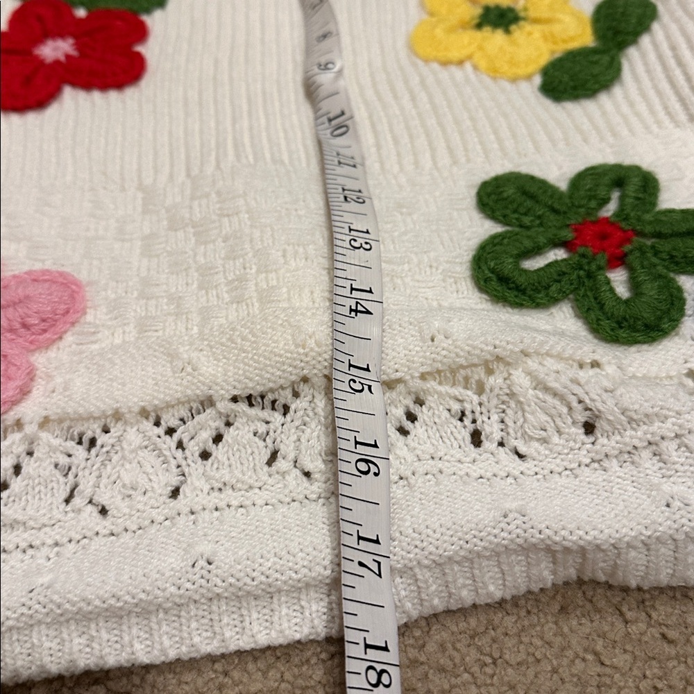 NWOT! Cider Cream Sweater Crop Top with Colorful Floral Accents​ - Picture 4 of 7